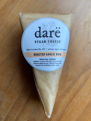 Darë Roasted Garlic Brie Cheese